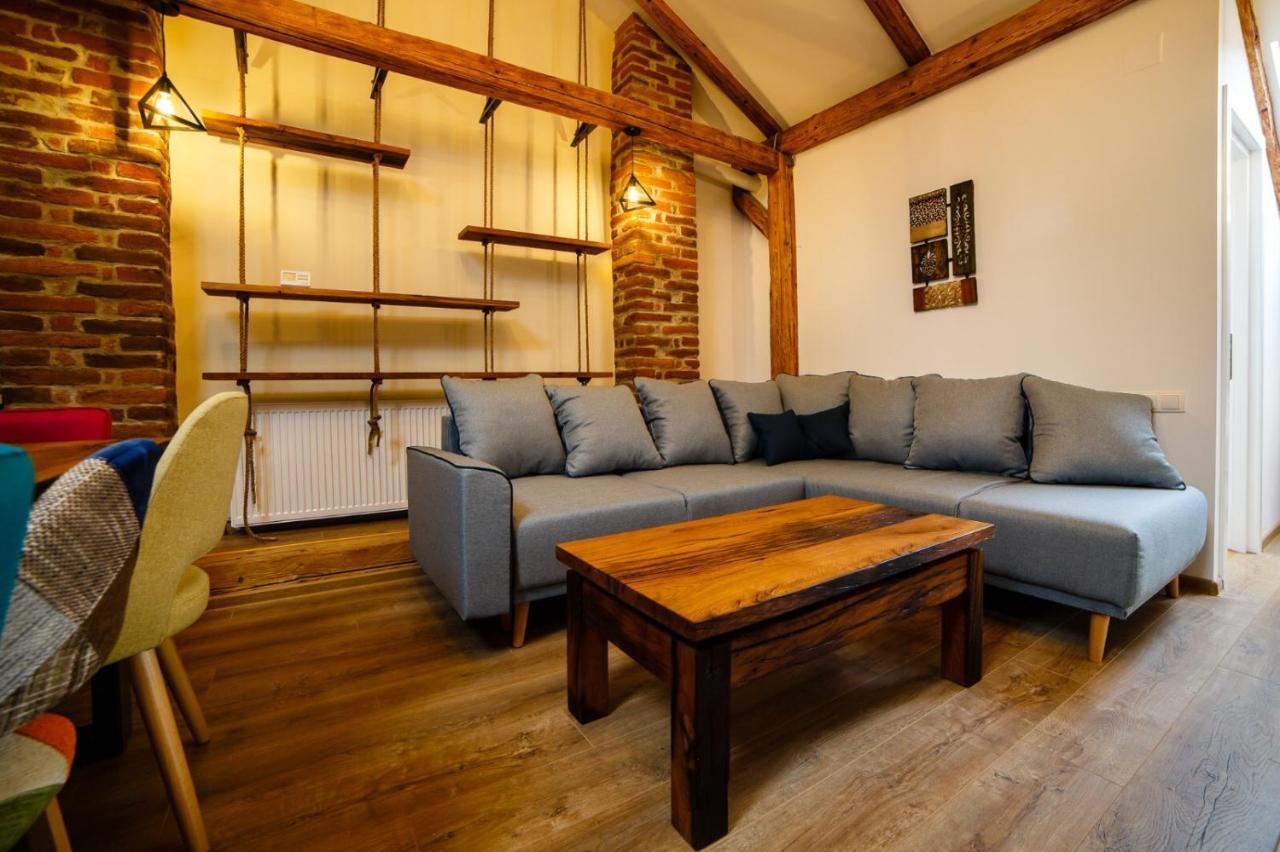 Appartement Alpine Loft à Câmpulung Moldovenesc Extérieur photo