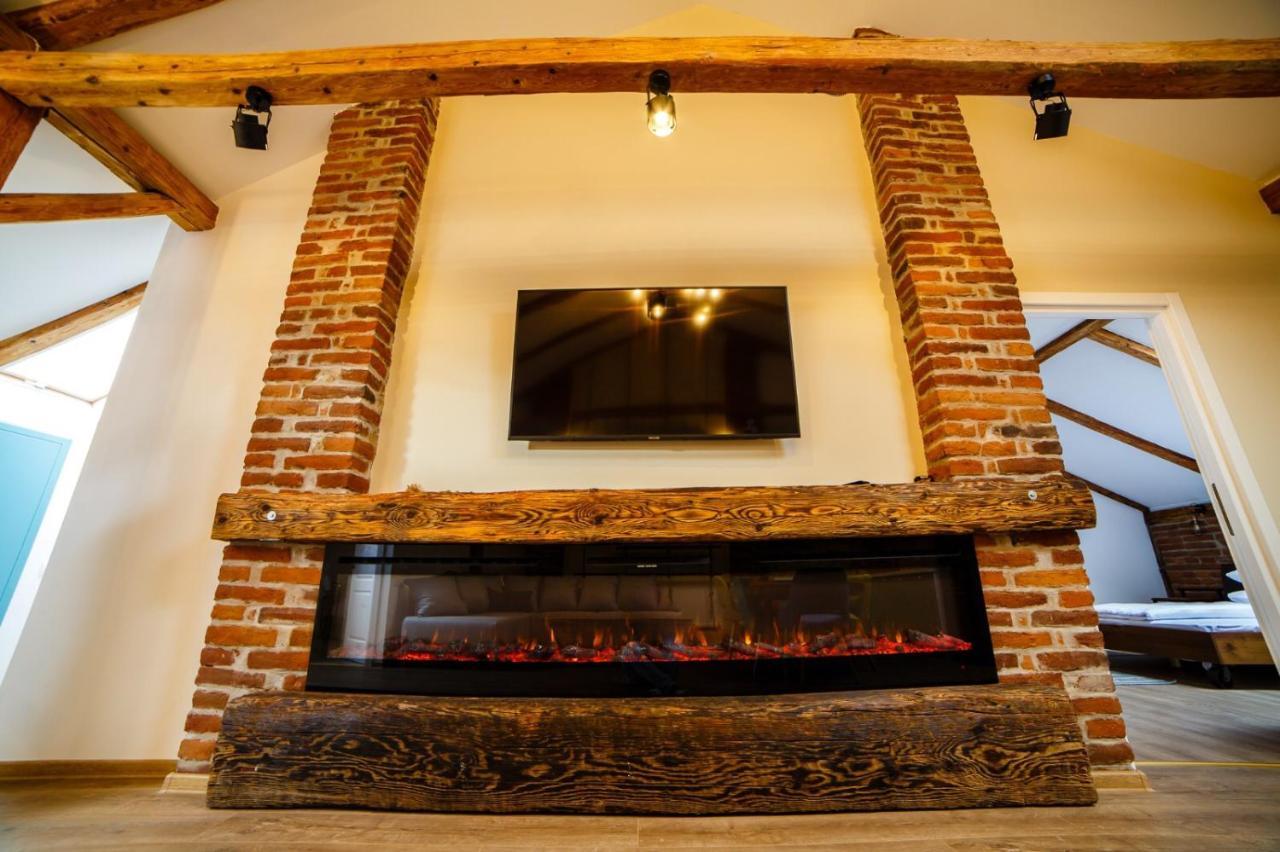 Appartement Alpine Loft à Câmpulung Moldovenesc Extérieur photo